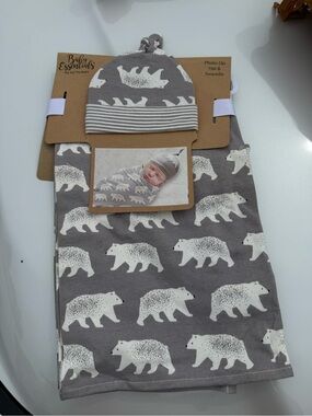Baby Essentials Gray Bear Print Blanket & Knot Hat - Gray & White